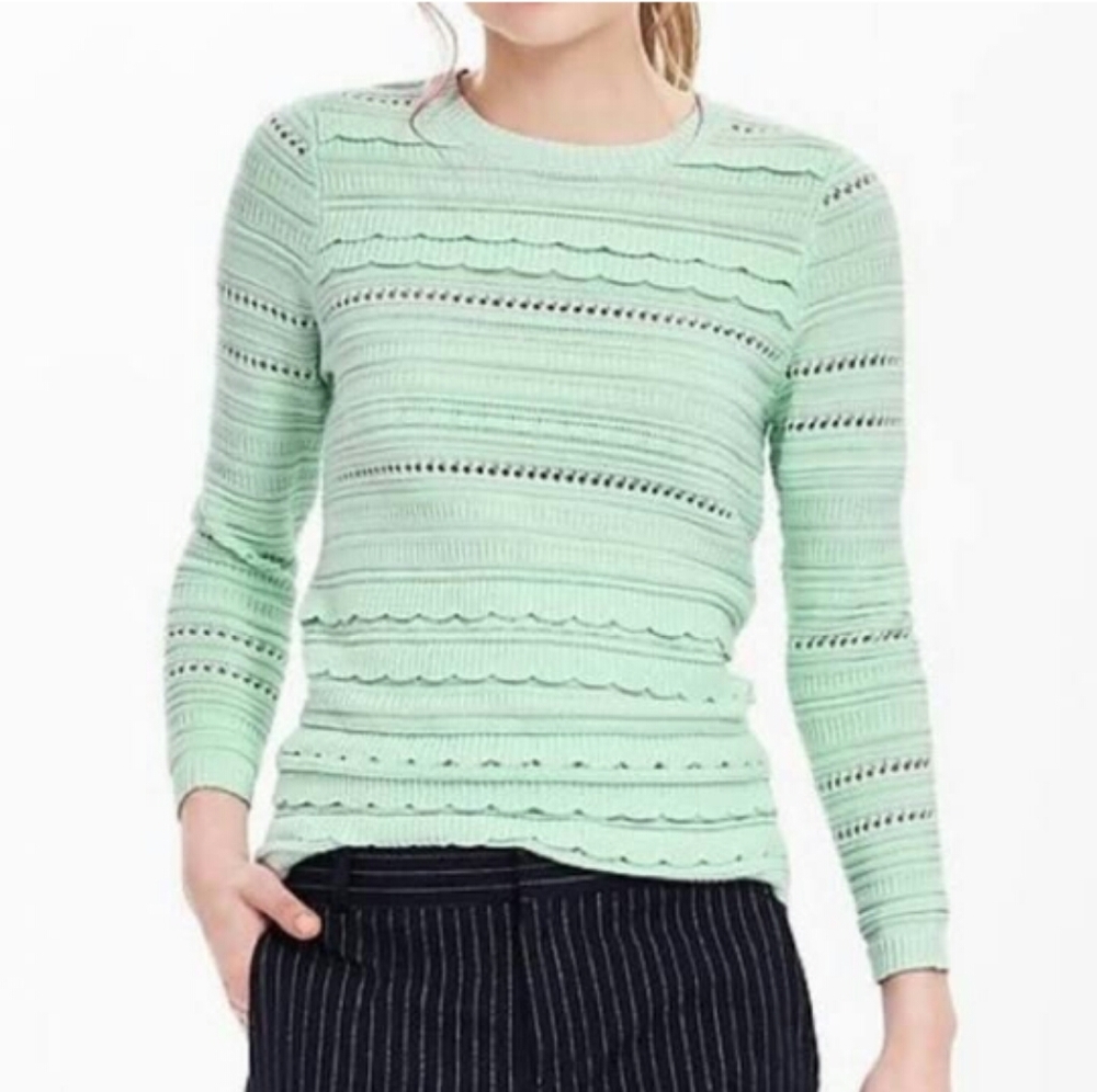 Banana Republic Sweater with Scallops in Mint